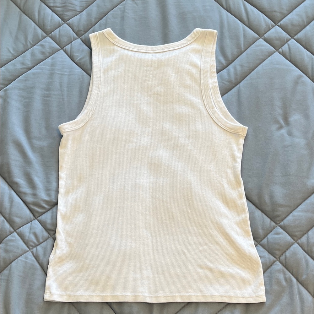 Lot of a new day layering tanks - Picture 10 of 15